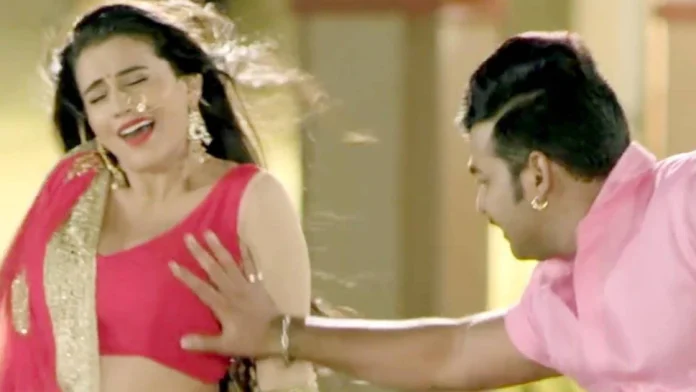 Pawan Singh and Akshara Singh's Bhojpuri romance created a ruckus, people said- 'Daiya Re Daiya'