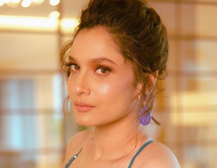 Ankita Lokhande has become very bo*ld after marriage, now she has opened the coat buttons and showed bralette look Ankita Lokhande has become very bo*ld after marriage, now she has opened the coat buttons and showed bralette look