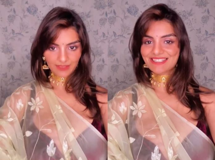 Anveshi Jain set the internet on fire in a bold saree during a private live session - watch video