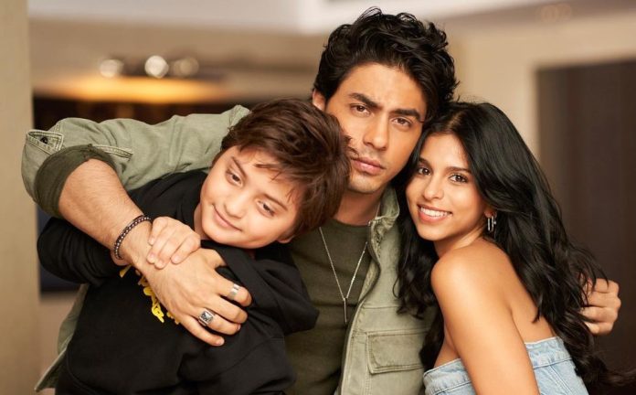 Aryan Khan posed with younger siblings, father Shah Rukh Khan's reaction went viral