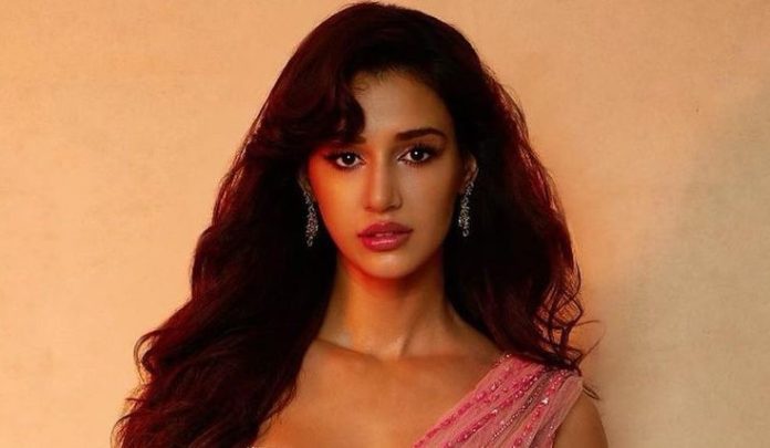 Disha Patni showed a hot look wearing a top as small as a handkerchief, fans became clean bold after seeing the pictures