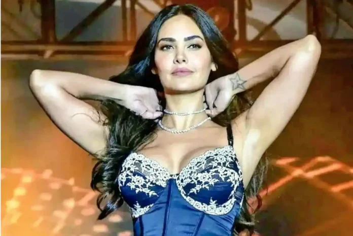 Esha Gupta crossed all limits of boldness, fans were stunned to see hotness in deep neck gown
