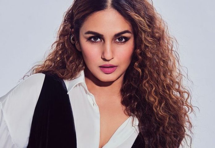 Huma Qureshi got a very bold photoshoot done sitting on a chair, see pictures