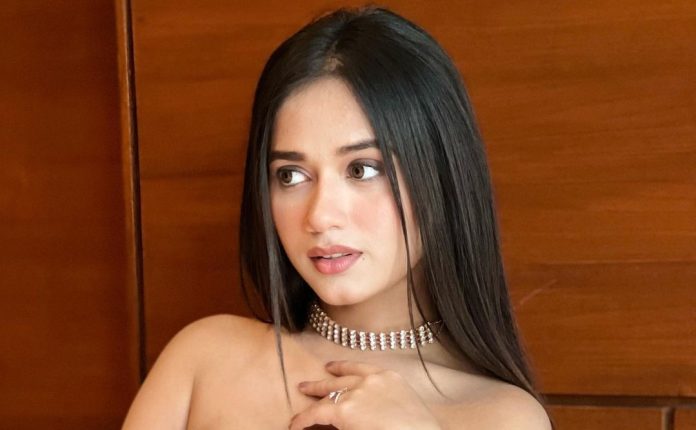 Jannat Zubair got the bo*ld photoshoot done at the age of 21, raised the internet's mercury in a side cut dress Jannat Zubair got the bo*ld photoshoot done at the age of 21, raised the internet's mercury in a side cut dress