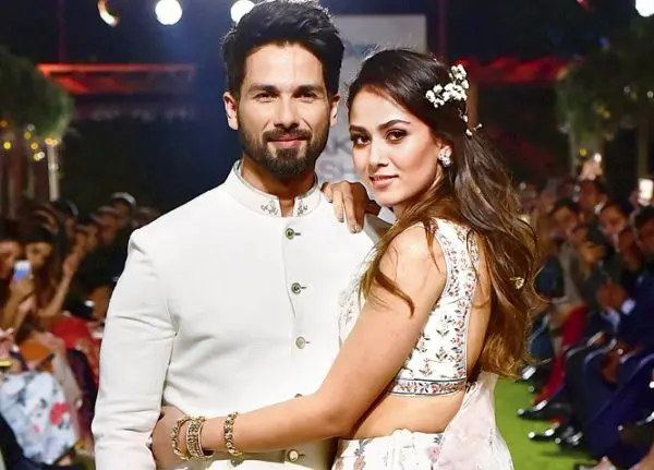 Mira Rajput showed sxy avatar wearing a short blouse with a sari, Shahid asked this thing, looked hot in gorgeous clothes Mira Rajput showed sxy avatar wearing a short blouse with a sari, Shahid asked this thing, looked hot in gorgeous clothes