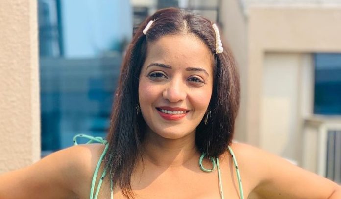 Monalisa did a tremendous dance wearing a short dress, bold video on social media Monalisa did a tremendous dance wearing a short dress, bold video on social media