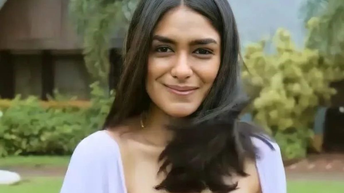 Mrunal Thakur guide to style Curvy Figure: how to play with proportions