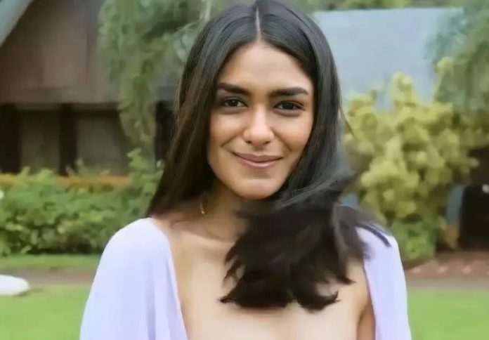 Mrunal Thakur went bo*ld for the photoshoot, flaunted her curvy figure in such a tight dress