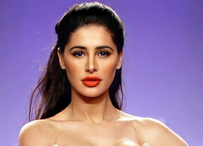 Nargis Fakhri came in front of the camera without a bra, fans became intoxicated after seeing the photo Nargis Fakhri came in front of the camera without a bra, fans became intoxicated after seeing the photo