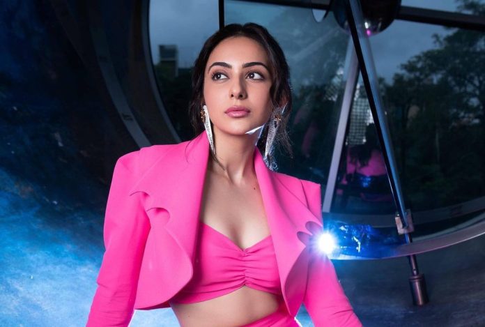 Rakul Preet Singh's bold look again showed, flaunted perfect figure in crop top - see