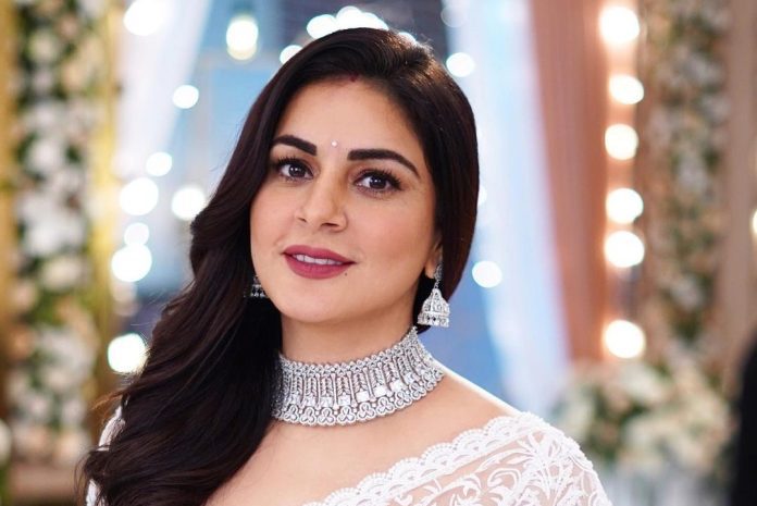 Shraddha Arya's bold style in transparent sari, beauty fairy in pictures