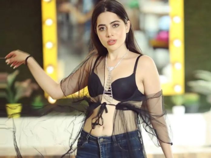 Urfi Javed again crossed the limits of boldness, answered the trollers by going topless