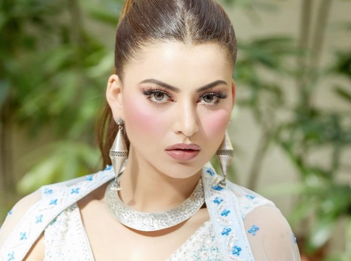 Urvashi Rautela got such a dress, showed the boldest style ever, people sighed