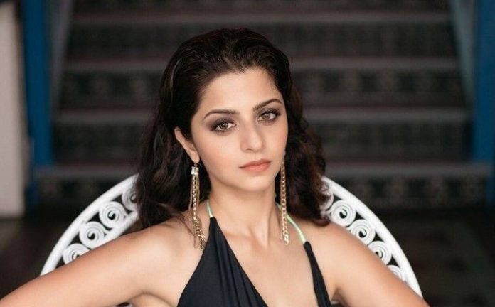 Vedhika Kumar wreaks havoc in bikini, fans become uncontrollable after seeing sizzling pictures