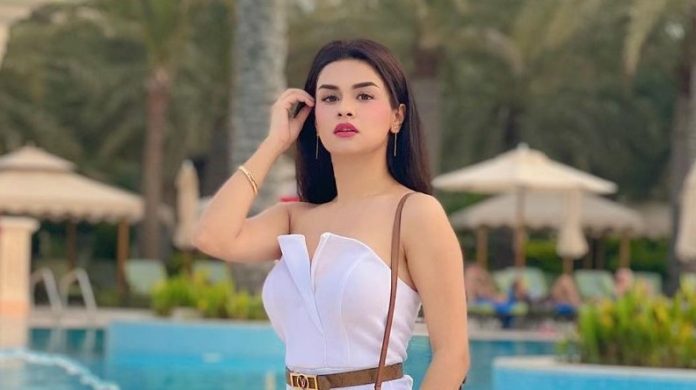 Monalisa wore a very deep neck top to show boldness, created a sensation on social media Monalisa wore a very deep neck top to show boldness, created a sensation on social media