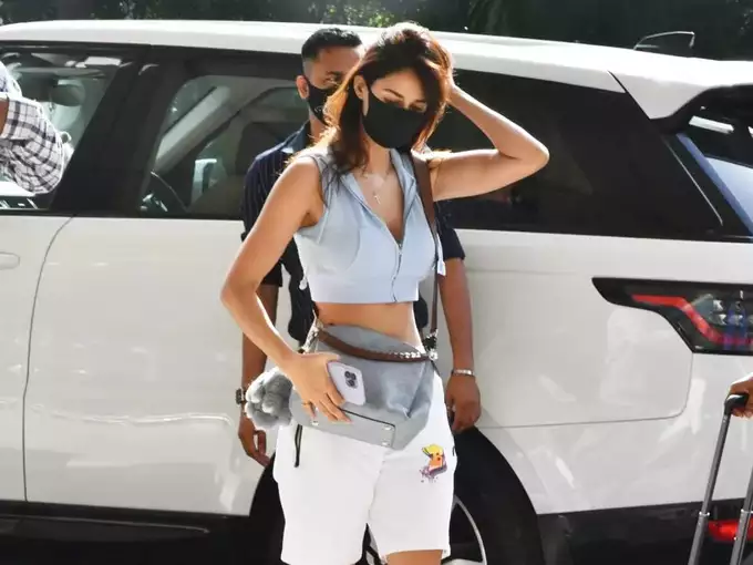 Disha Patani's Bimba y Lola cross-body bag is all kinds of casual style  goals; Here's how she styled it in 2023