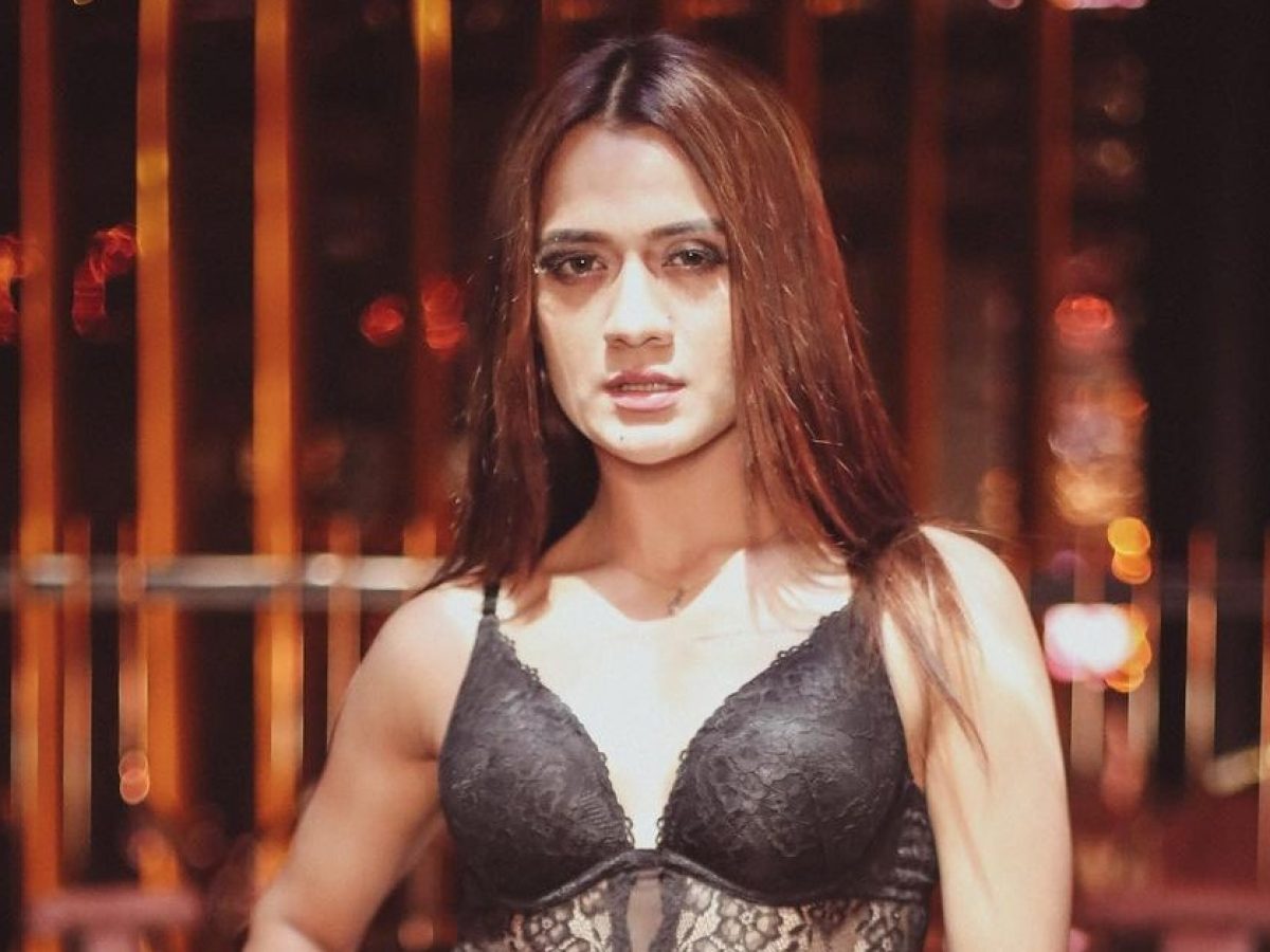 Aradhana Sharma of Taarak Mehta crossed the limits of bo*ldness, showed  hot looks in mon*okini - informalnewz