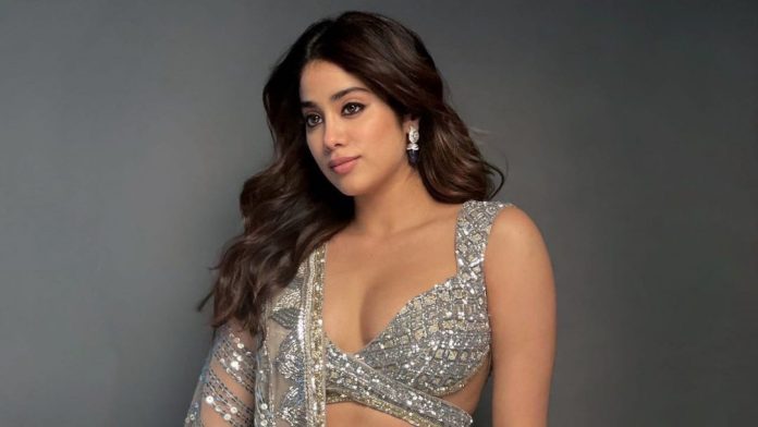 Janhvi Kapoor wore transparent clothes, people’s heart beat increased, seeing the pictures, the breath would be stuck
