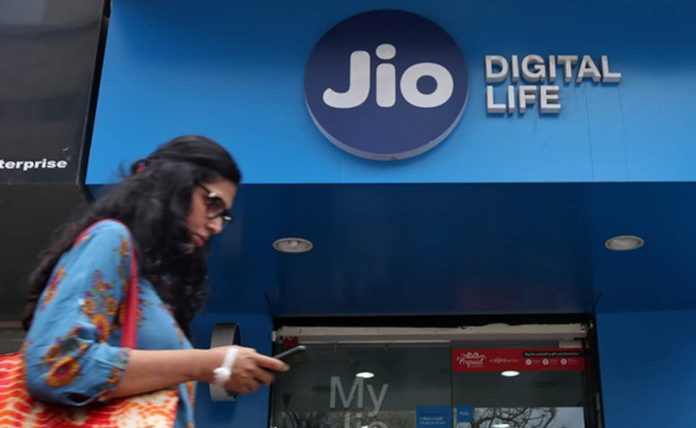 Jio Strong plan! Do unlimited talk for 13 months in just Rs 250, SMS and data will also be available free
