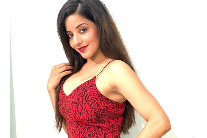 Bhojpuri actress Monalisa showed bold look, gave more than one pose