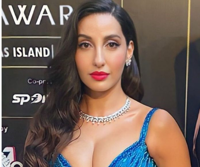 Nora Fatehi flaunts her curves in a body hugging dress, fans stunned after watching bo*ld videos