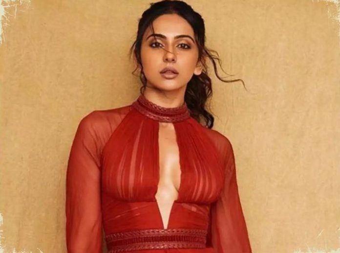 Rakul Preet Singh attended the event without wearing pants, people saw the look and said - Where is Didi Lower...