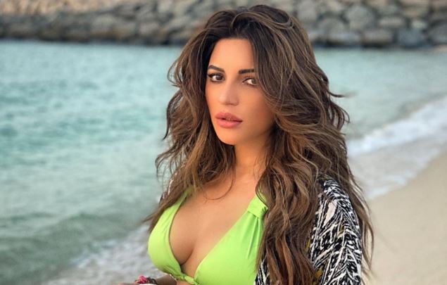 Shama Sikander's bo*ldness is increasing every day, sizzling look captured in camera