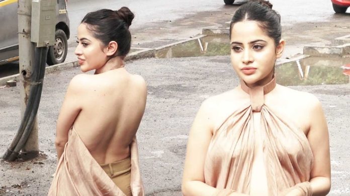 Urfi Javed made her own video in front of the mirror without wearing a top, now there is a ruckus everywhere