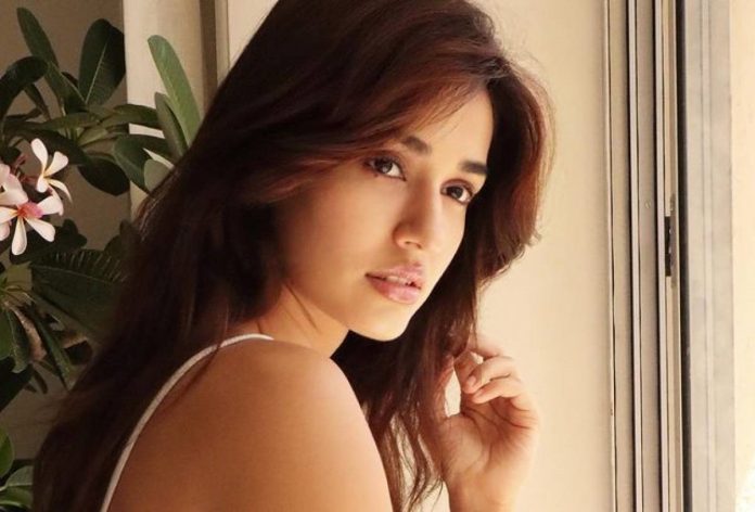 Disha Patani crossed all limits of bo*ldness, increased the beats of fans by wearing a transparent dress, photos went viral in minutes