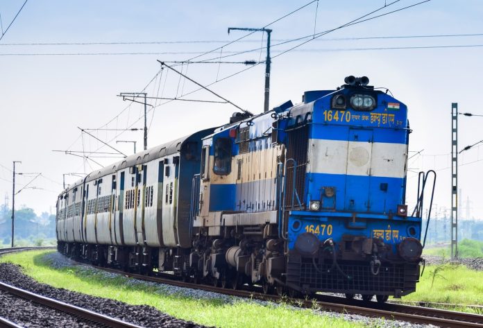 Indian Railways Passengers:Good News! Railways has given a gift to crores of passengers, now travel for free in this train for life