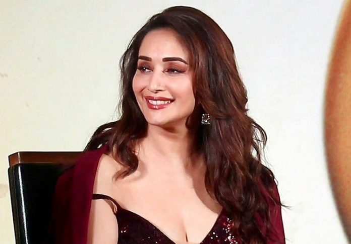 Madhuri Dixit, 54, wore such a bold dress, became a victim of Oops Moment in front of the media, watch video Madhuri Dixit, 54, wore such a bold dress, became a victim of Oops Moment in front of the media, watch video