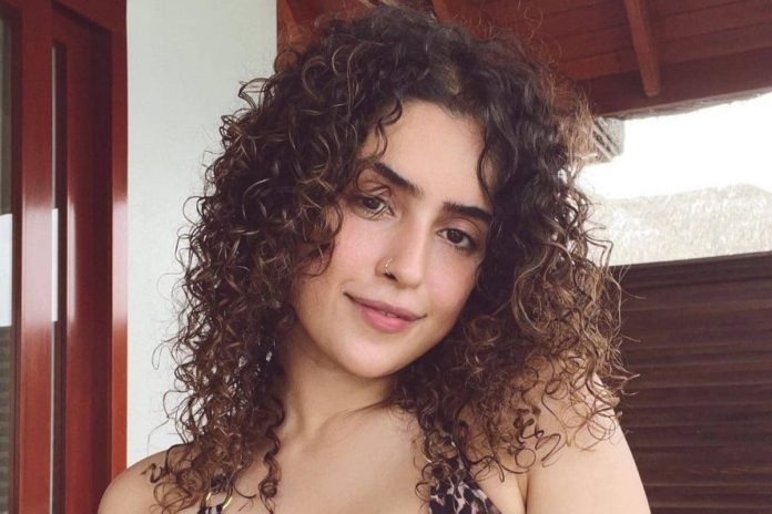 Sanya Malhotra went bo*ld in front of the camera, showed a super sizzling look in a white bralette