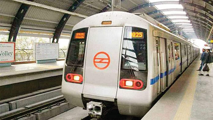 Delhi Metro Rules: Demand for change in the rule of carrying two bottles of liquor in Delhi Metro, notice sent to DMRC