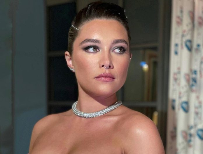 Florence Pugh entered the Paris Fashion Week braless in a transparent dress, everything was visible