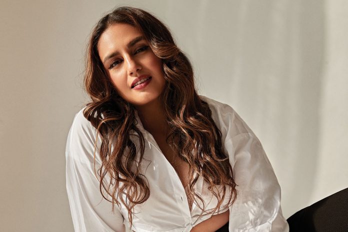 Huma Qureshi broke all the limits of bo*ldness for the photoshoot, opened the buttons of the shirt and flaunted the bralette