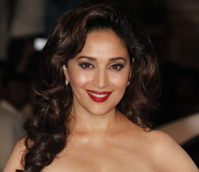 Madhuri Dixit, 54, wore such a bold dress, became a victim of Oops Moment in front of the media, watch video