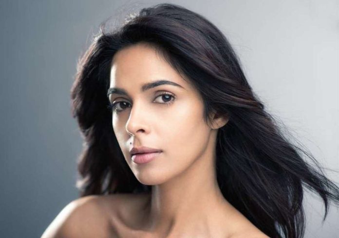 Birthday Special: When Mallika Sherawat changed her name, 17 Kisses made her identity in Bollywood