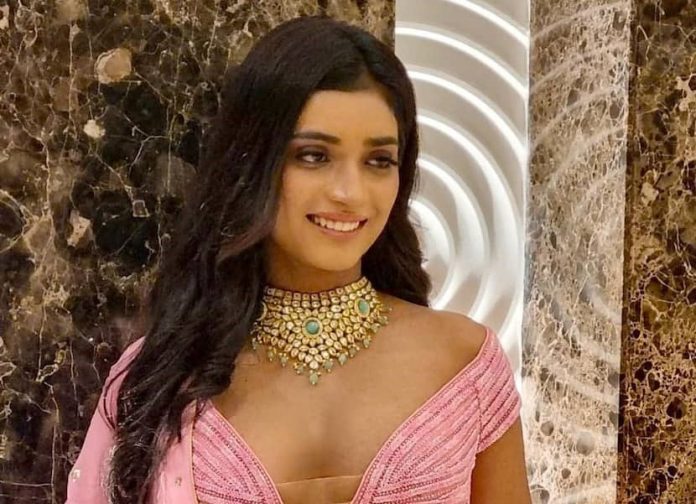 Miss India tantrums in Bigg Boss! Refusing to do kitchen work, trolled for playing 'poverty card' Miss India tantrums in Bigg Boss! Refusing to do kitchen work, trolled for playing 'poverty card'