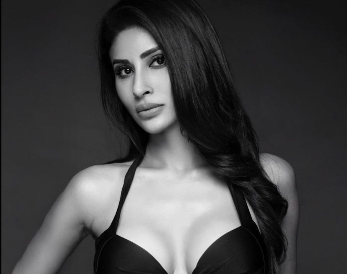 Mouni Roy did a bo*ld photoshoot in white crop top and black jeans, created a sensation on social media