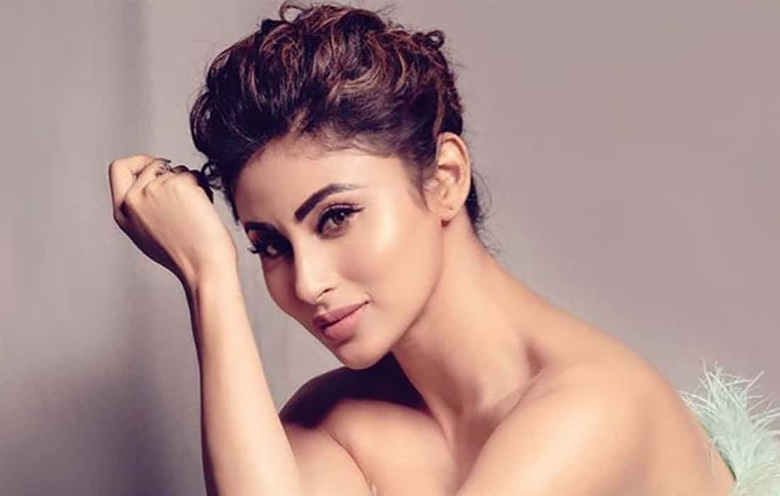 1100px x 700px - Mouni Roy: Mouni Roy came on the ramp wearing such a dress from the front  side, the pictures created panic - informalnewz