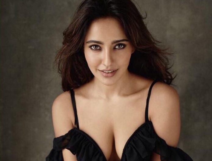Neha Sharma wore front open blouse with lehenga, people trolled her - watch video