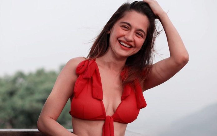 Sanjeeda Sheikh flaunts bo*ldness with simplicity, shows her perfect figure at the age of 37 Sanjeeda Sheikh flaunts bo*ldness with simplicity, shows her perfect figure at the age of 37