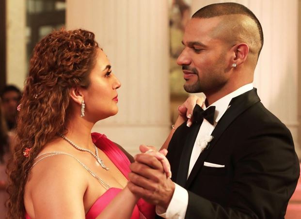 Shikhar Dhawan's romantic photo with Huma Qureshi is going viral, stars seen lost in each other