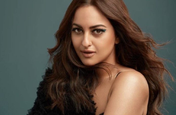 Sonakshi Sinha made bo*ld photoshoot wearing a short dress, fans became clean bo*ld after seeing the look