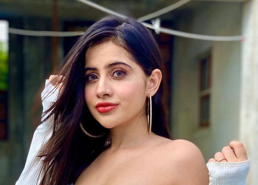 Urfi Javed neither wore a top nor a bra, did such a dance by raising her hand, showed the bo*ldest avatar ever – watch video - informalnewz