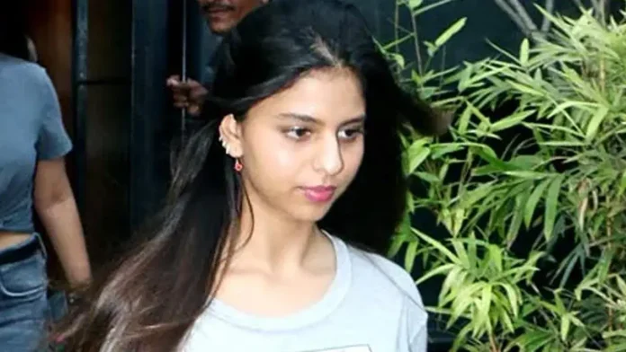 Suhana Khan's bold style seen in black top, blue jeans, shared gorgeous photos
