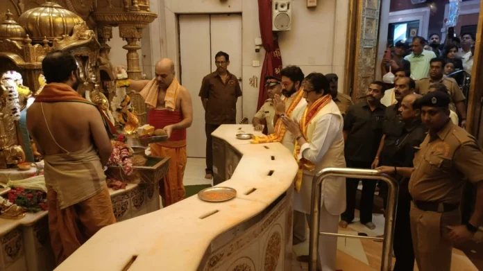 Amitabh Bachchan reached Siddhivinayak temple with son Abhishek, took blessings in front of Bappa