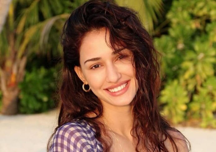 Disha Patani was seen with this person except Tiger Shroff, protected like a boyfriend