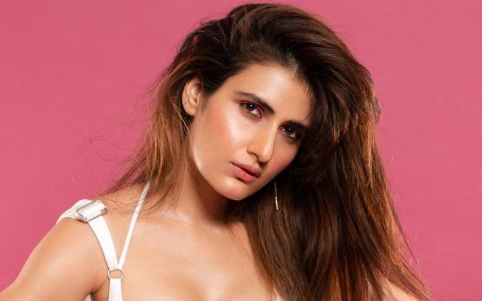 Fatima Sana Shaikh did a bo*ld photoshoot wearing a backless bralette, fans were in awe of seeing the pictures