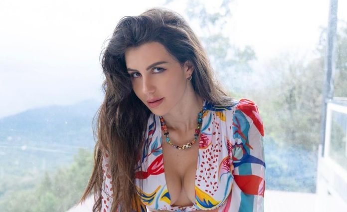 Georgia Andriani shared a bo*ld video by wrapping a towel from the bathroom, people made such comments after watching
